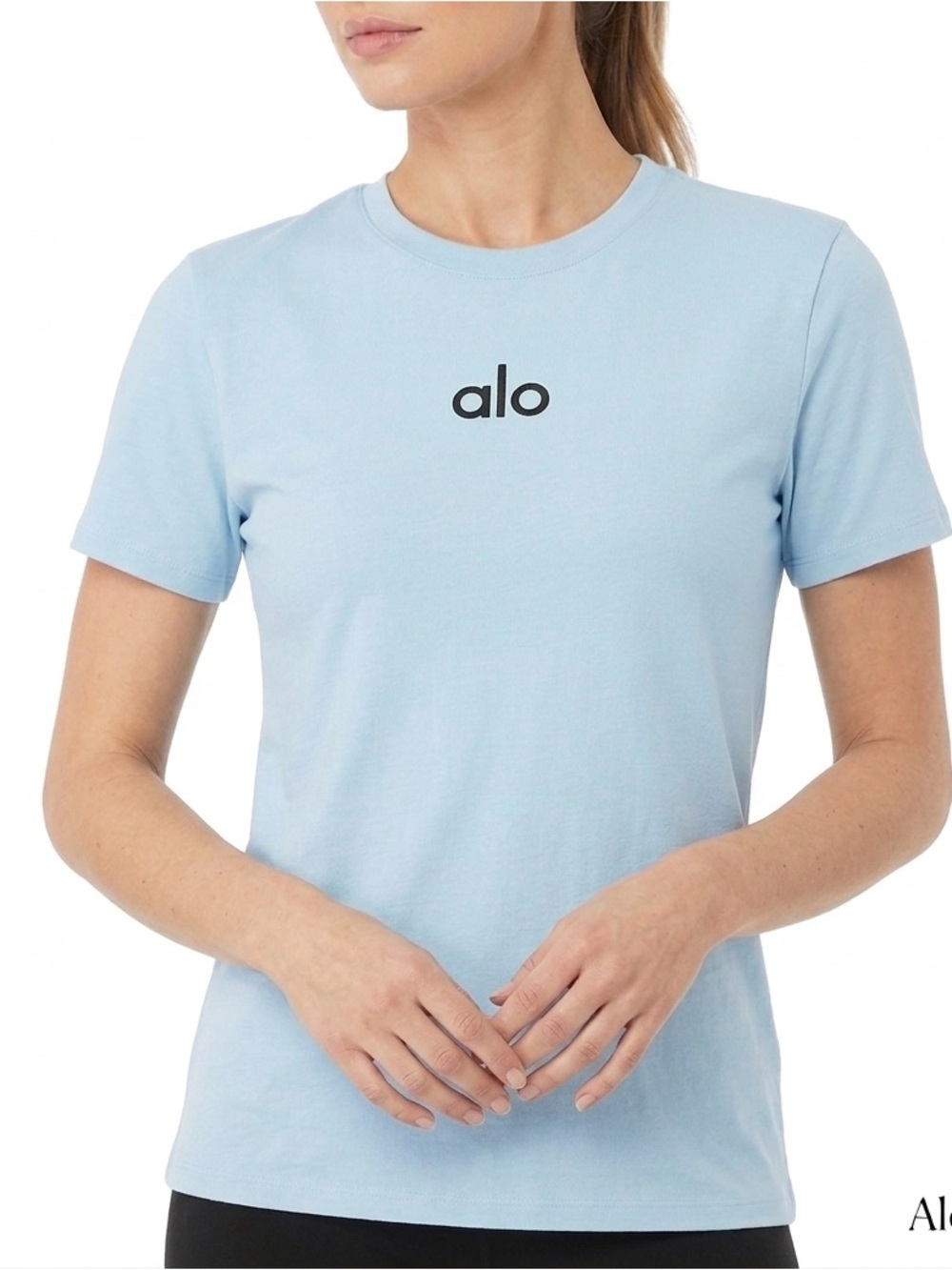 New ALO Yoga Women's Sky Blue Short Sleeve Tee